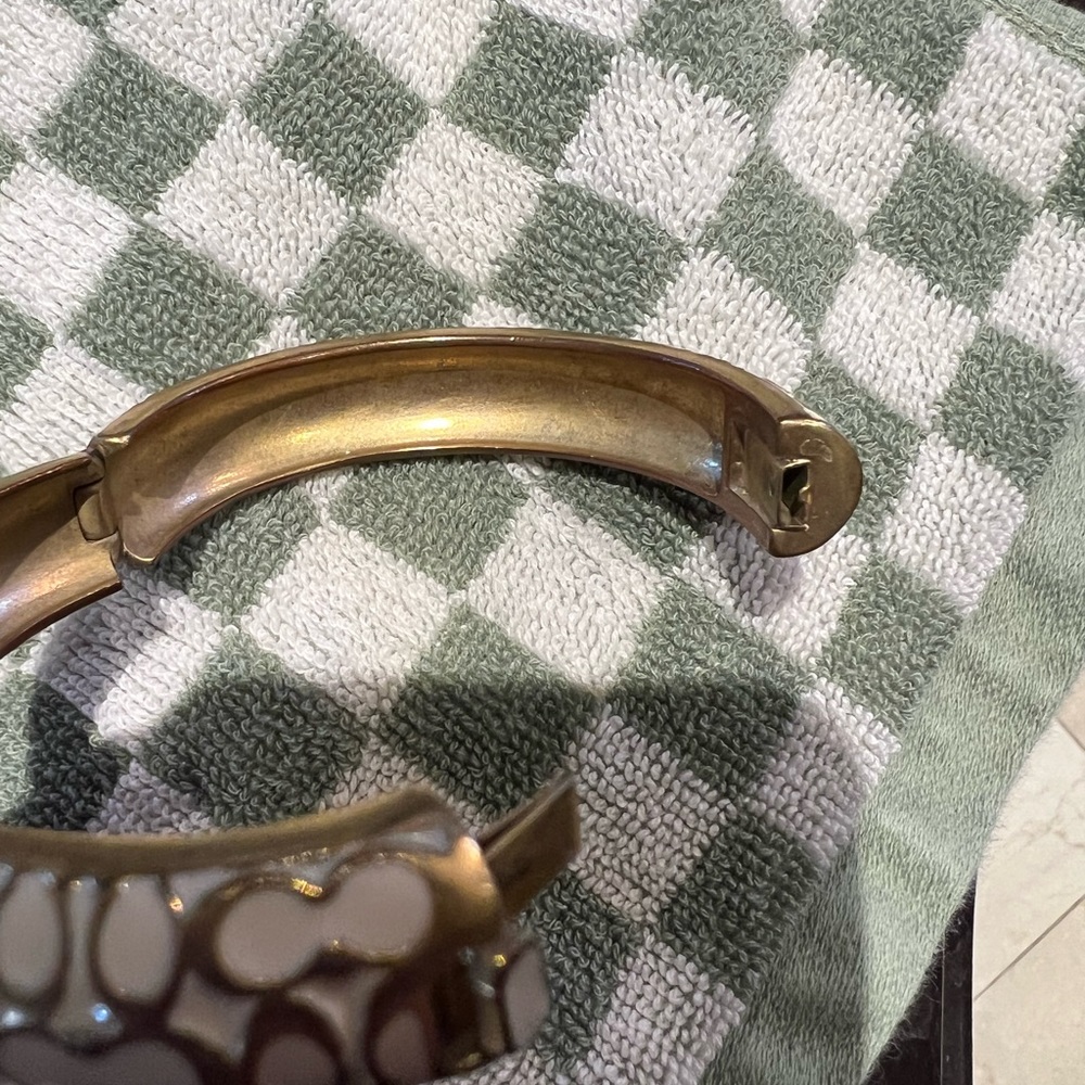 Coach hinged bangle - Picture 6 of 8